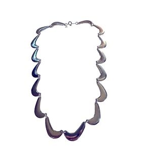 Retro silver tone boomerang shaped linked 18” necklace Women’s costume jewelry